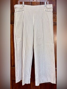 Chicos Wide Leg Crop Pants White Ivory Pinstripe Pull-on size 2.5 / 14